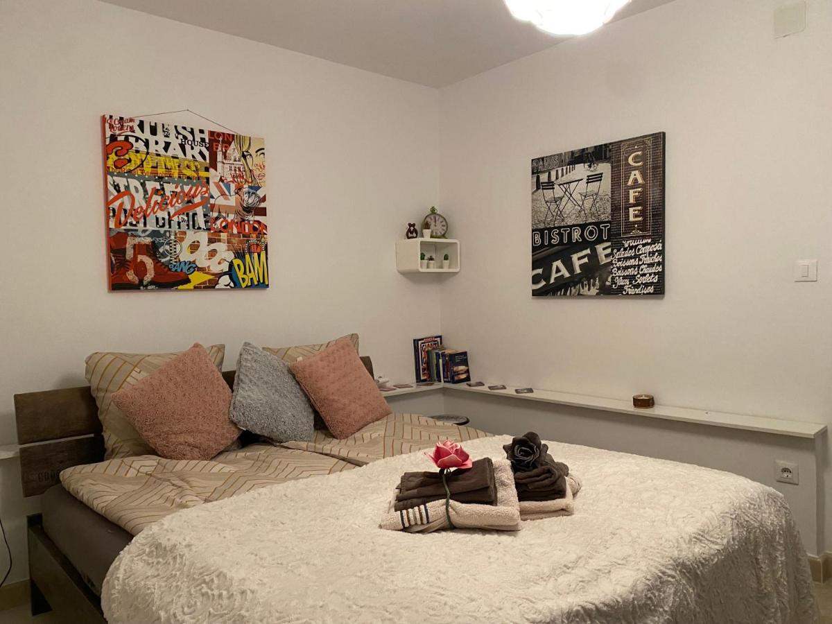 Apartment Paris Njivice Ngoại thất bức ảnh