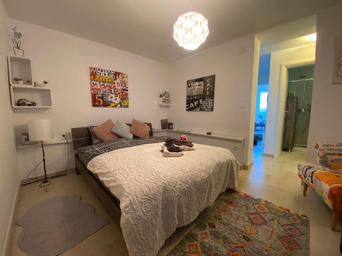 Apartment Paris Njivice Ngoại thất bức ảnh