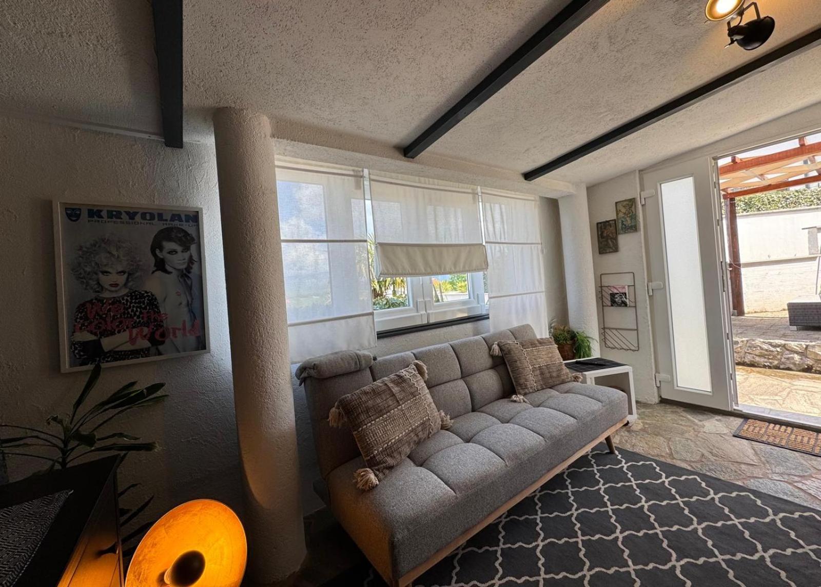 Apartment Paris Njivice Ngoại thất bức ảnh